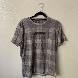 Hollister T